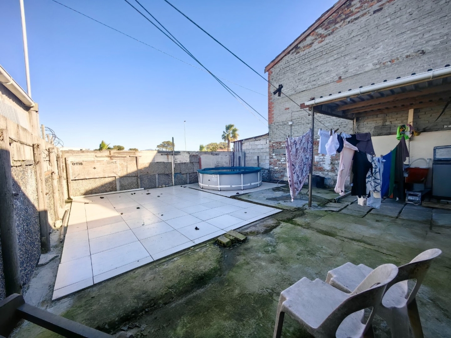 2 Bedroom Property for Sale in Lentegeur Western Cape